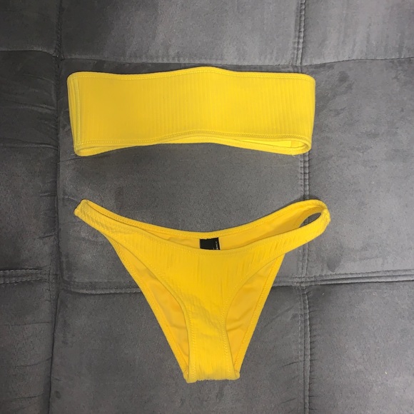 Triangl Swimwear Bikini set - Picture 2 of 5